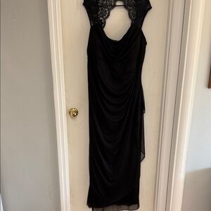 Chic Black Lace Maxi Dress